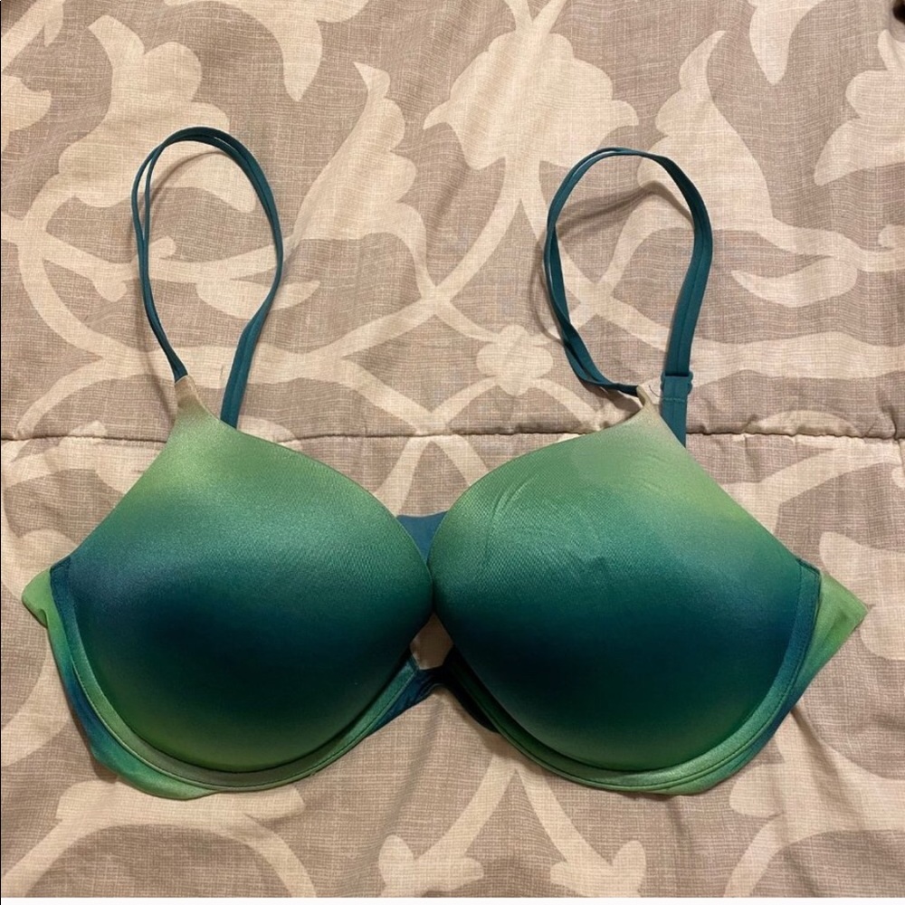 Victorias Secret Very Sexy Push Up Bra 38D 🆕